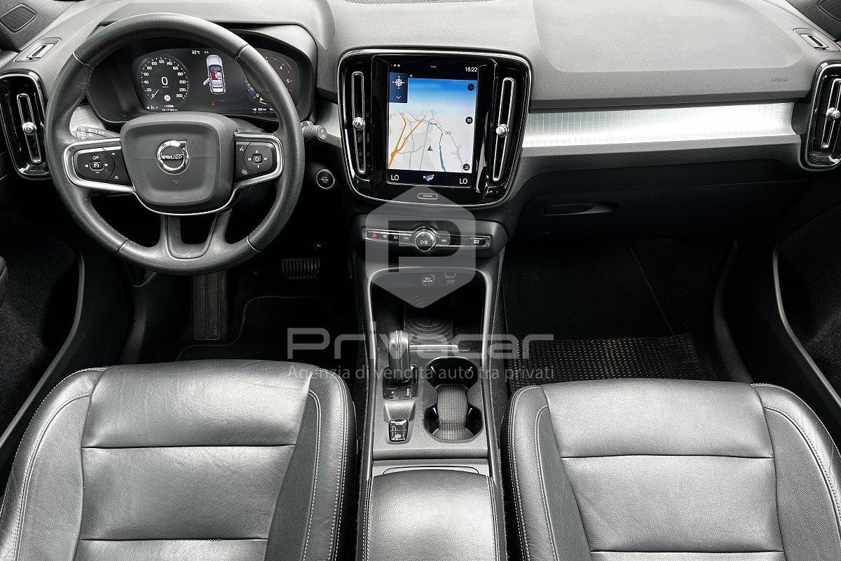 VOLVO XC40 D4 AWD Geartronic Momentum