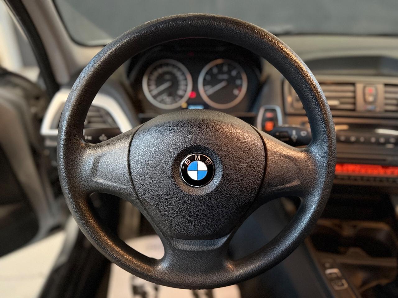 Bmw 116 116d 5p. Efficient Dynamics Urban NEOPATENTATI