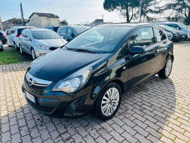 Opel Corsa 1.2 3 porte b-color
