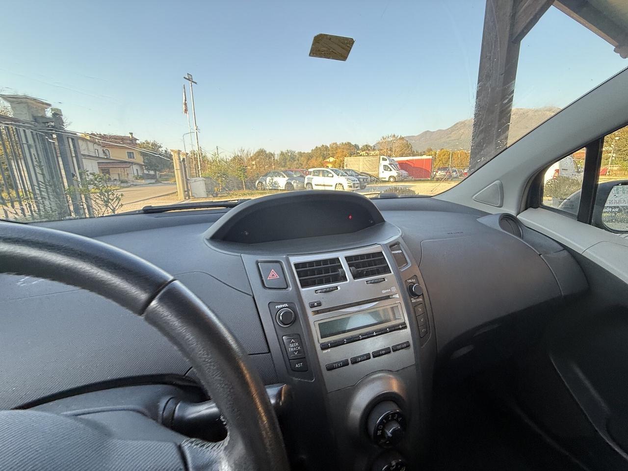 TOYOTA YARIS 2" SERIE