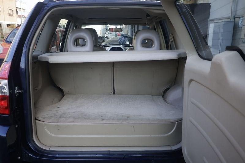 DR AUTOMOBILES dr5 DR AUTOMOBILES dr5 dr5 1.6 16V Bi-Fuel GPL 80KW ANNO 2010