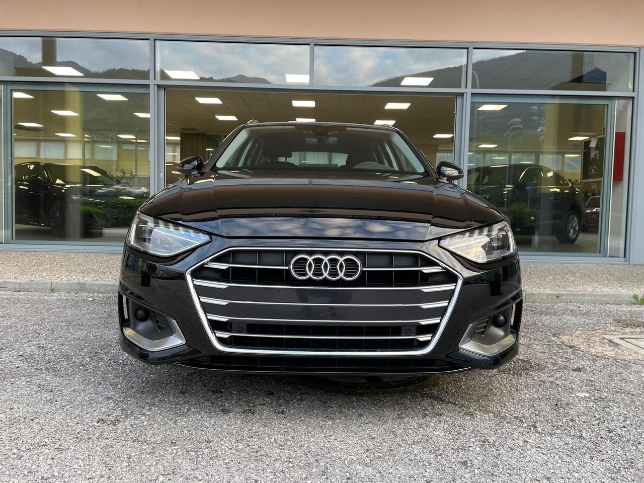 Audi A4 30 TDI/136 CV S tronic Business Advanced