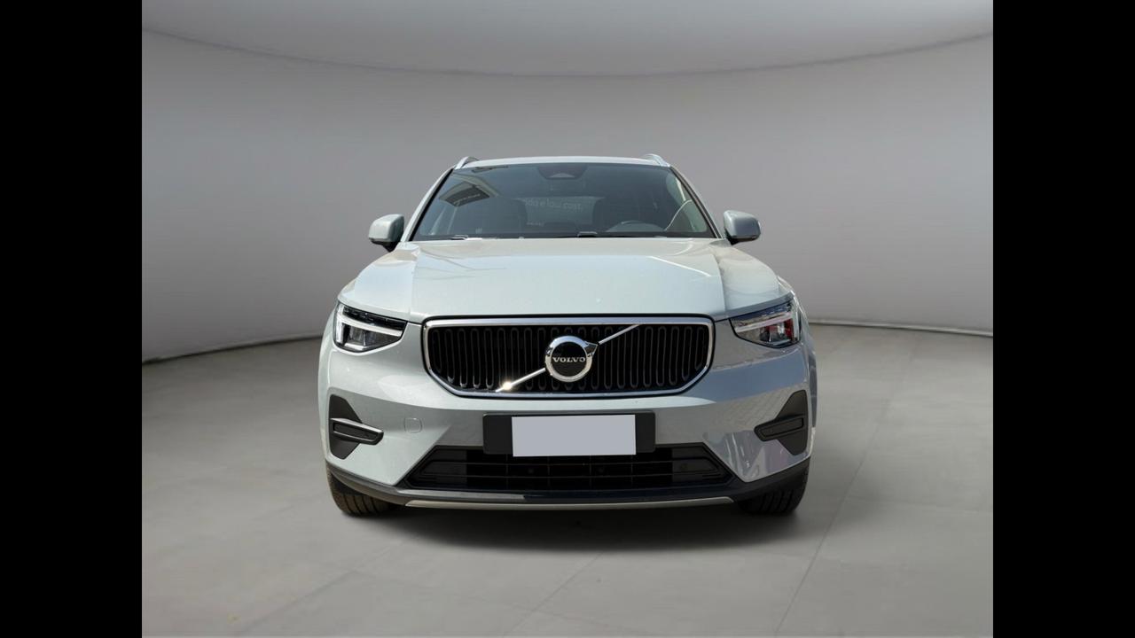 VOLVO XC40 Core B3 AUT