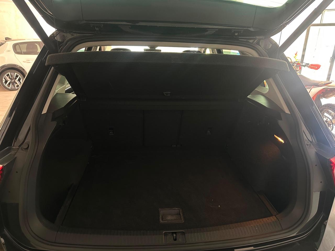 Volkswagen Tiguan 2.0 TDI 150 CV SCR DSG Elegance