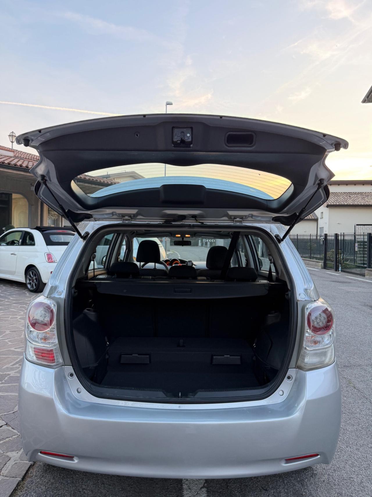 Toyota Verso 1.8 CVT Sol