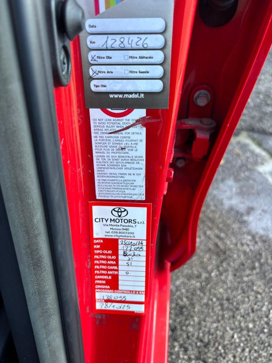 TOYOTA Yaris 1.0 5p. Sol