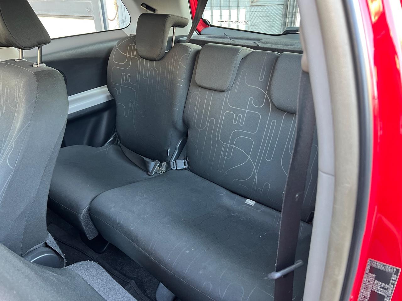 Toyota Yaris 1.0 Benzina Anno 2011