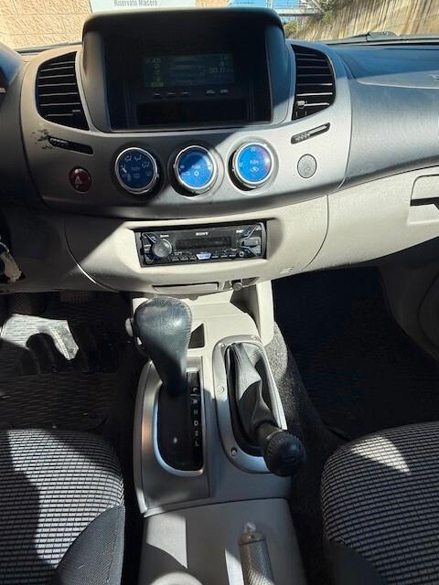 Mitsubishi L200 2.5 DI-D Doppia Cabina Automatica/Gancio traino