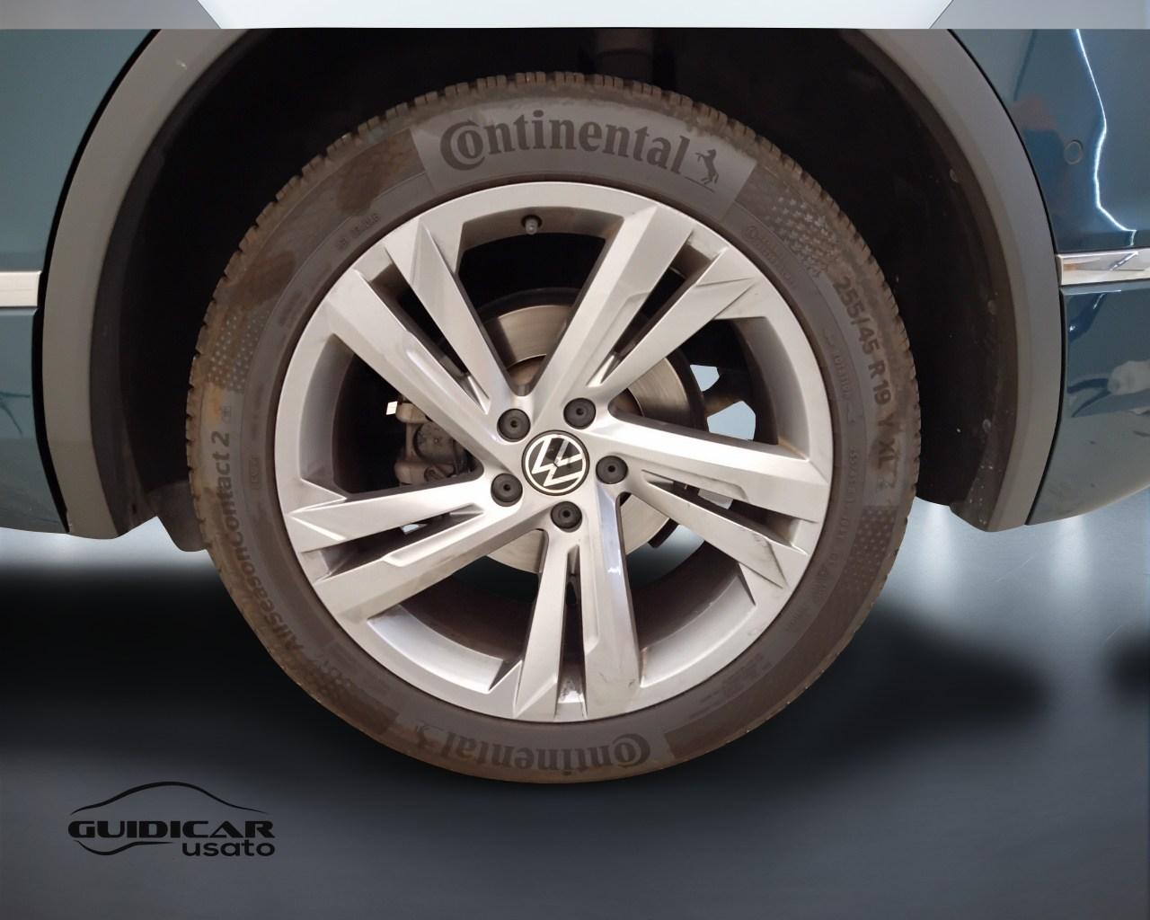 VOLKSWAGEN Tiguan II 2021 - Tiguan 2.0 tdi R-Line 150cv dsg
