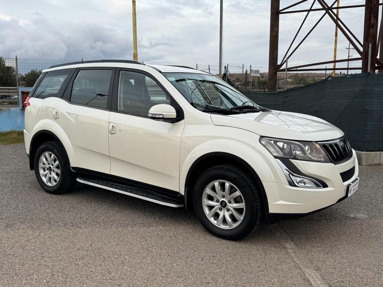 Mahindra XUV500 2.2 16V FWD - 2017