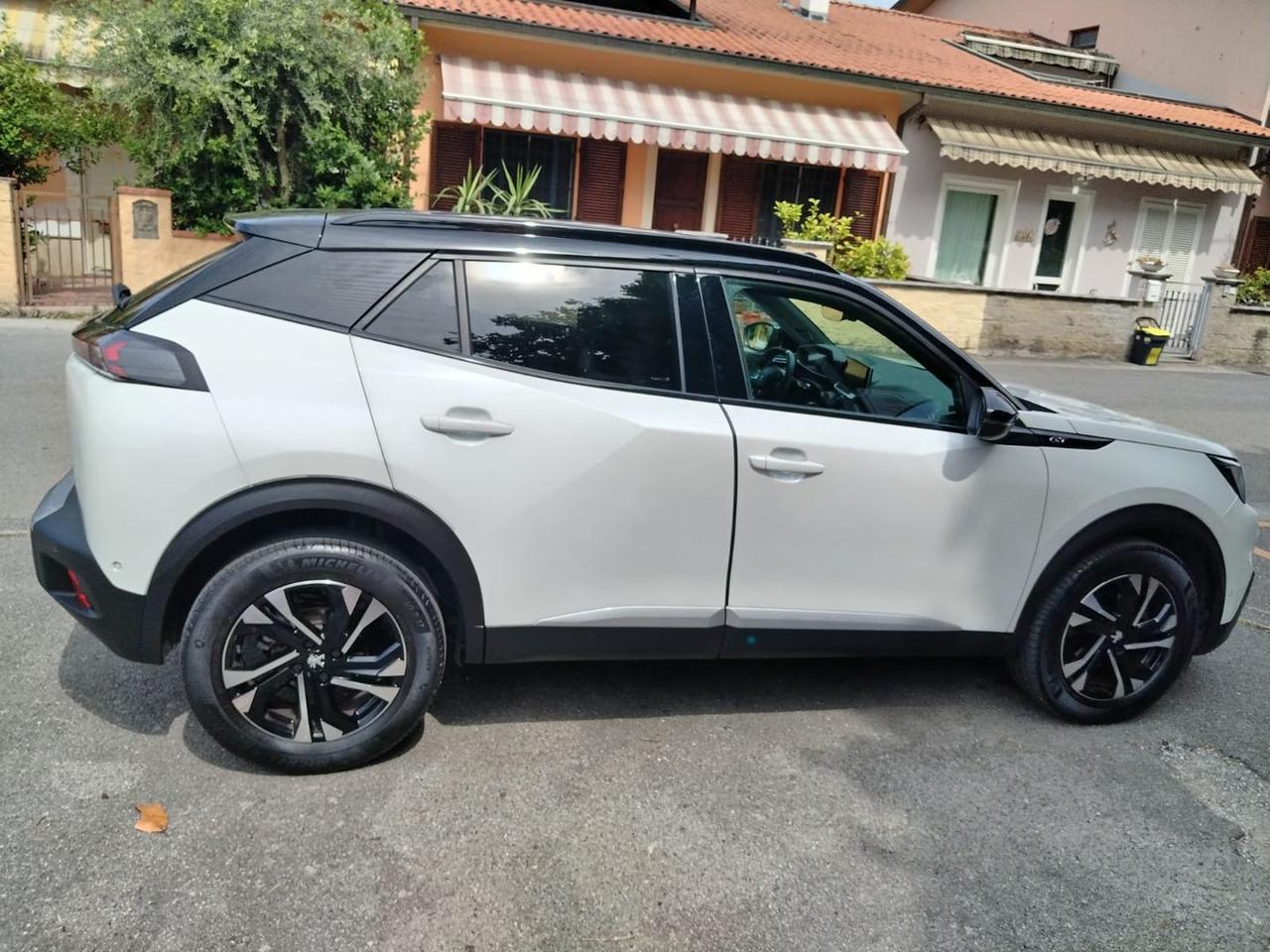 Peugeot 2008 GT 1.5 Blue HDI 110