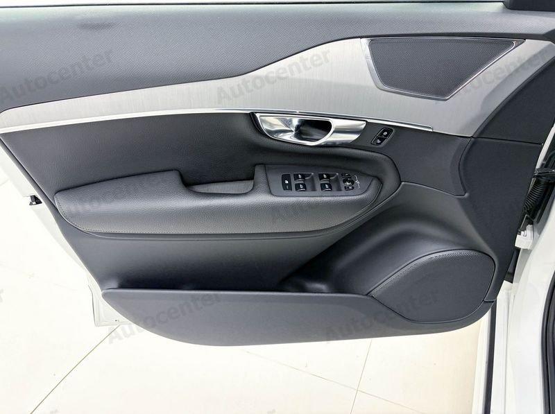 Volvo XC90 XC90 B5 (d) 235CV AWD GEARTRONIC 5 POSTI MOMENTUM PRO