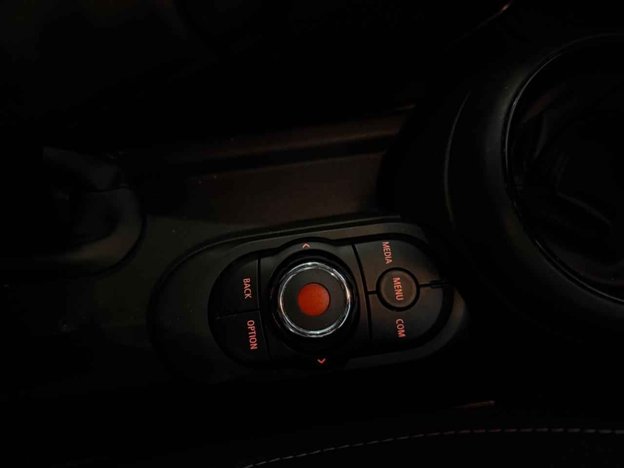 Mini one 1.5 Baker Street 2019 150.000KM