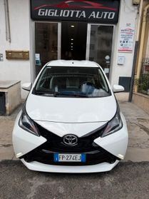 Toyota Aygo 1.0 VVT-i 69 CV 5 porte x-business MMT