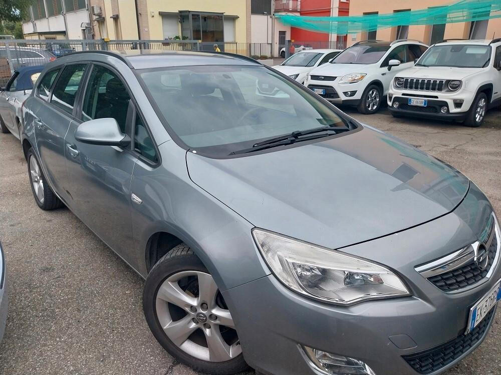 Opel Astra 1.6 115CV Sports Tourer Cosmo