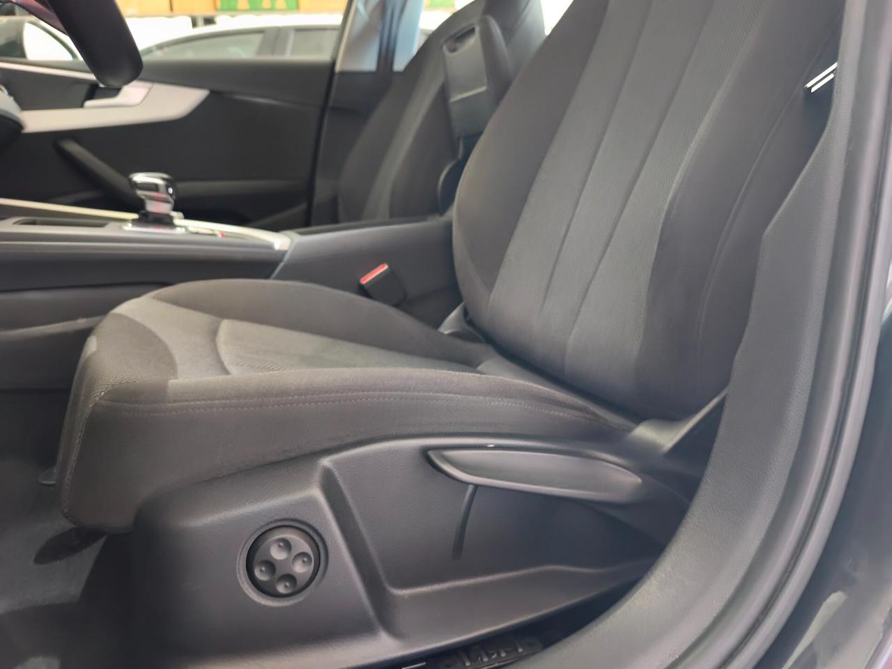 Audi A4 Avant 35 TDI/163 CV Mhev -S tronic Business Advanced
