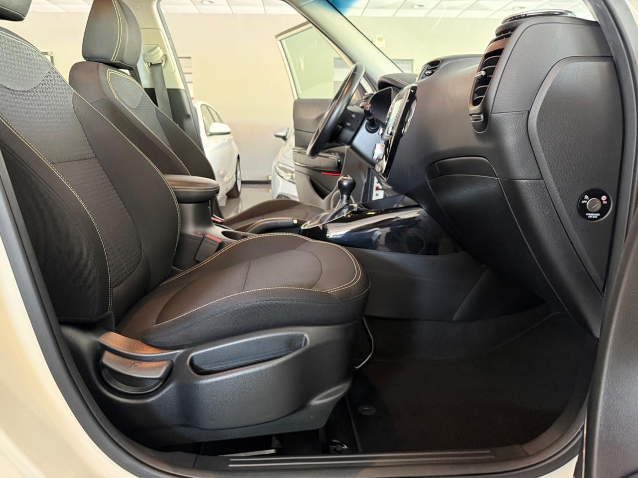 Kia Soul 1.6 crdi 16v Your 128cv AUTO ! NEOPATENTATI !!