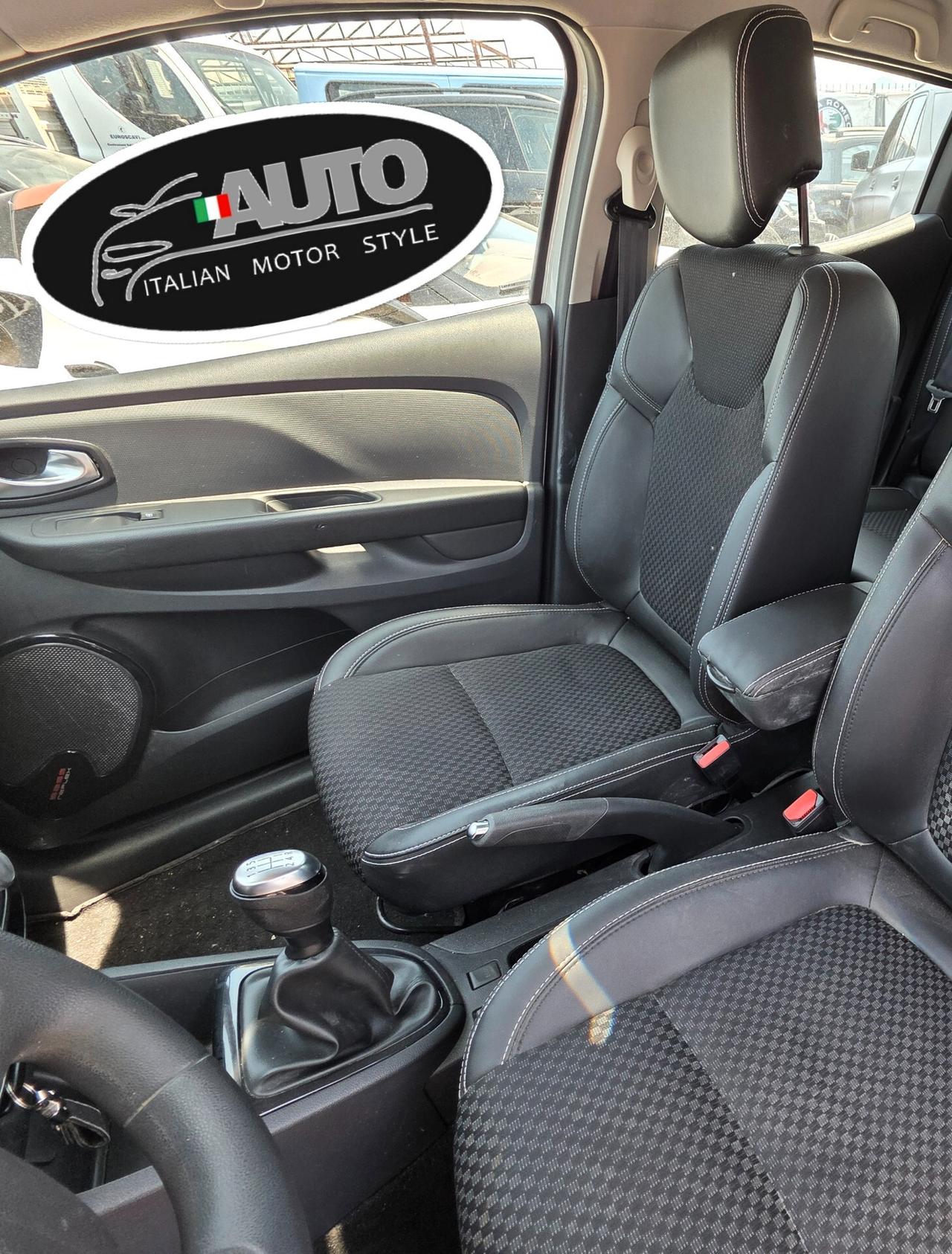 Renault Clio dCi 8V 75 CV 5 porte Moschino Life