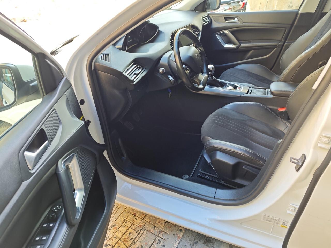 Peugeot 308 BlueHDi 120 S&S Allure