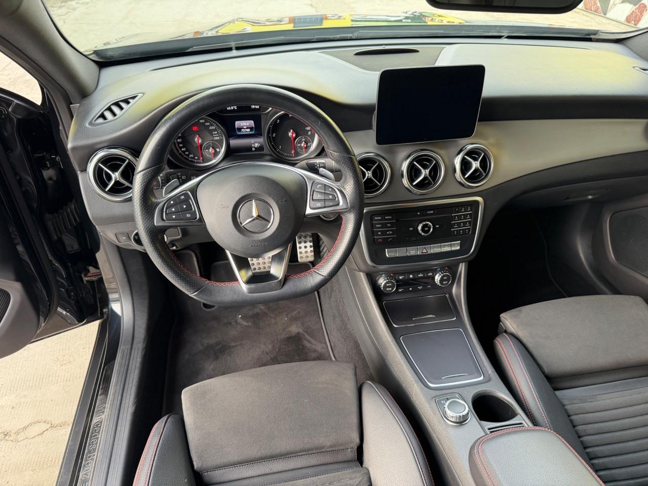 Mercedes GLA 200 d Autom. 4Matic Premium AMG