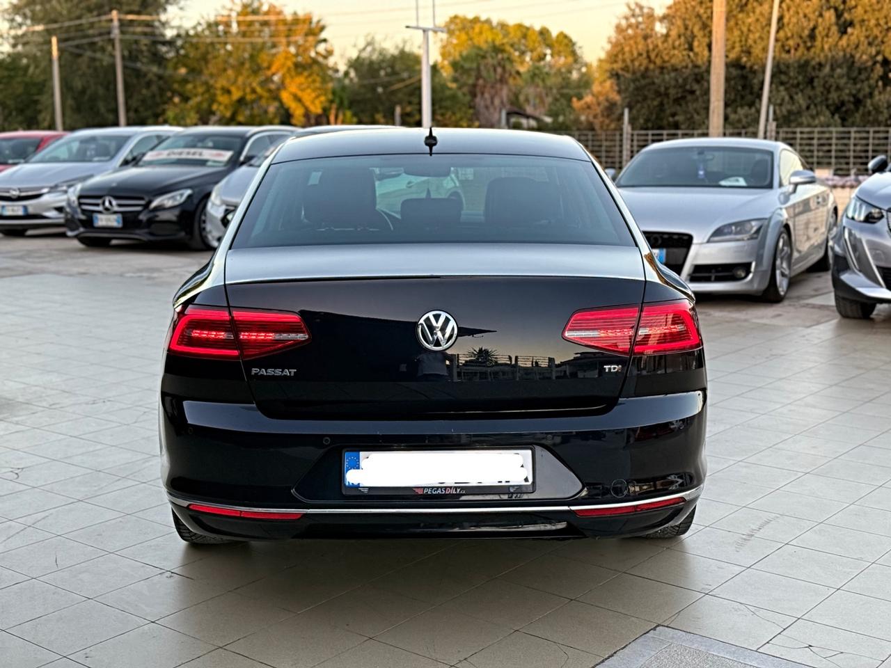 Volkswagen Passat 1.6 TDI SCR DSG Business BMT Garanzia 12 Mesi