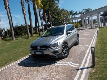 Volkswagen Tiguan 2.0 TDi DSG *FULL OPT* daVETRINA