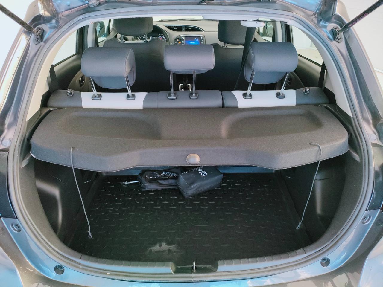 TOYOTA Yaris III 2017 - Yaris 5p 1.0 Active my18