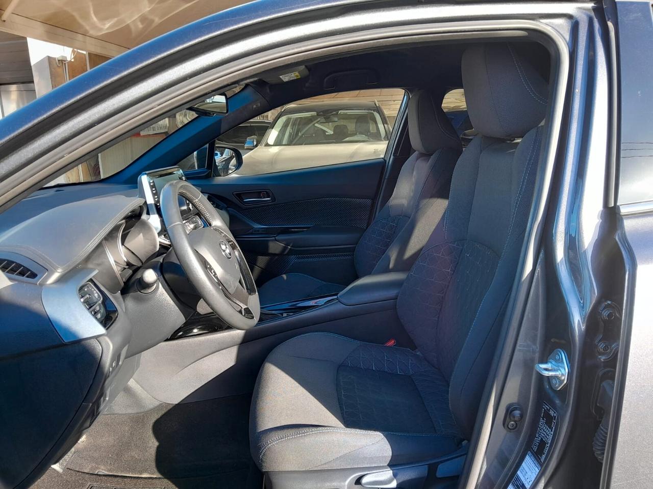 Toyota C-HR 1.8 Hybrid E-CVT Trend