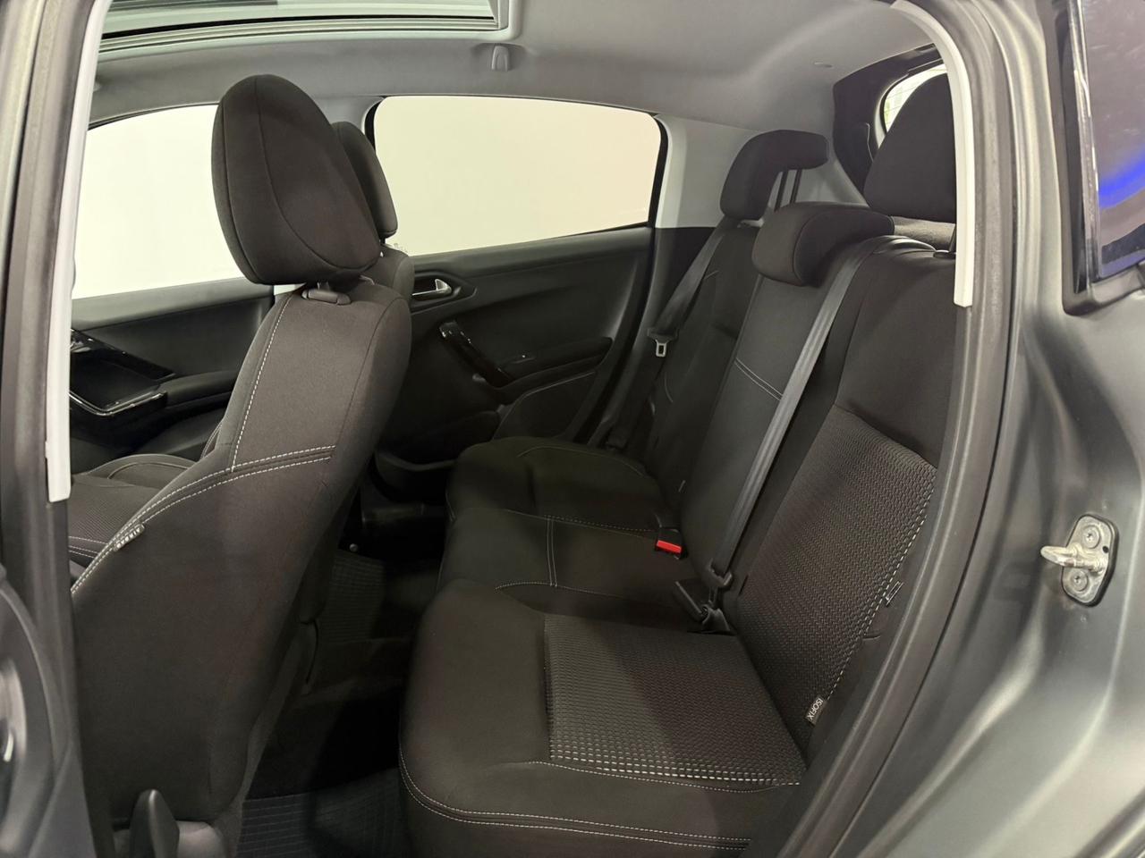 Peugeot 208 75 5 porte Allure tetto pano-2017