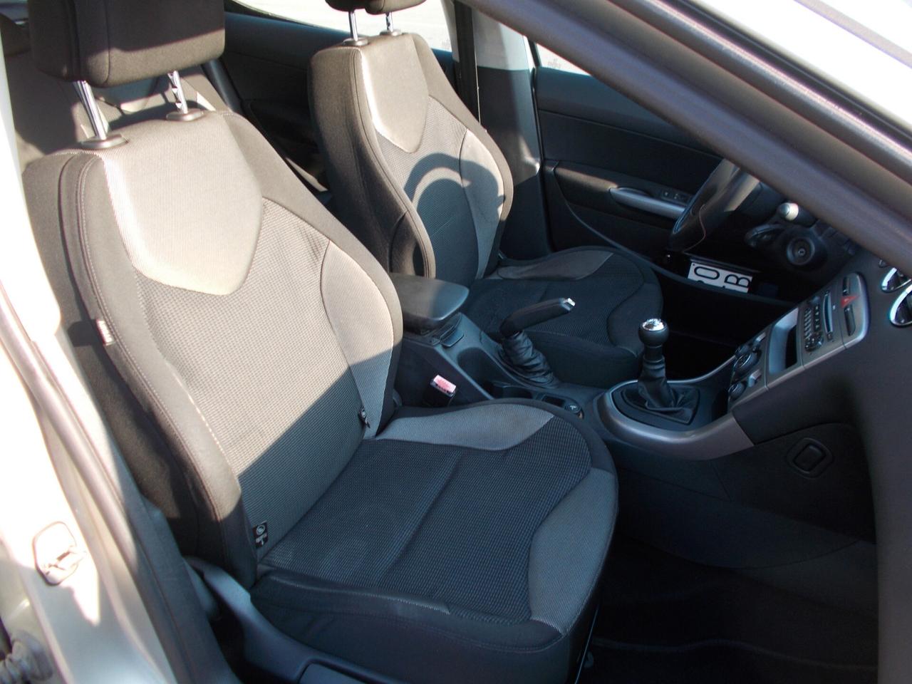 Peugeot 308 1.6 HDi 90CV 5p. Tecno