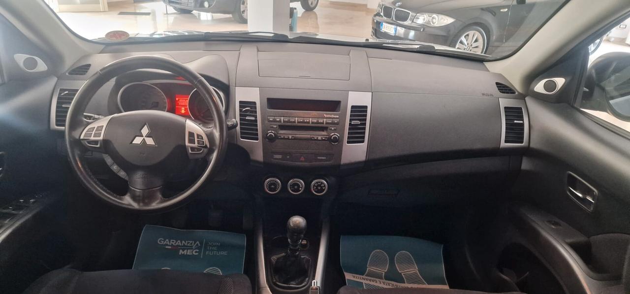 Mitsubishi Outlander 2.2 DI-D Instyle 7 p.ti DPF