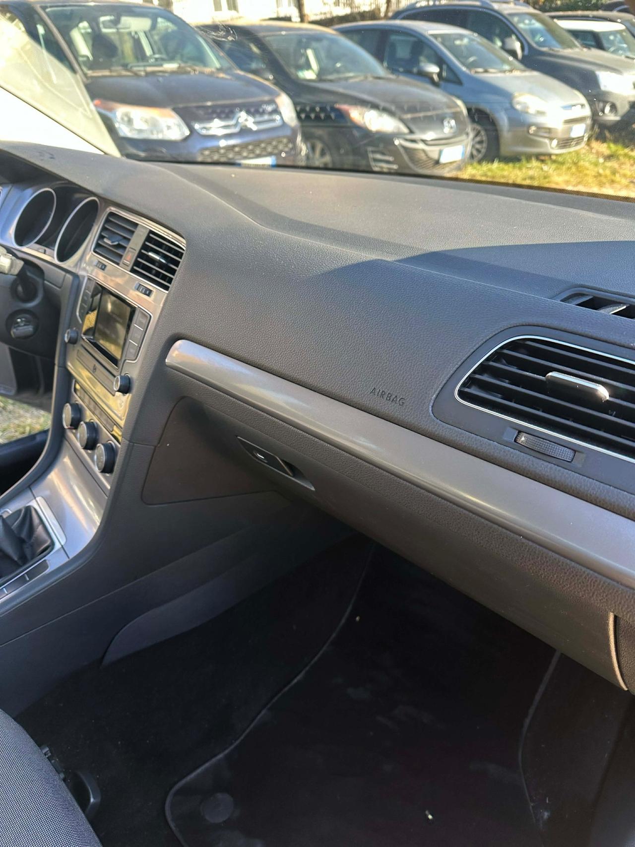 Volkswagen GOLF 1.4 TGI 5P BLUEMOTION KMCERT UNICOPR