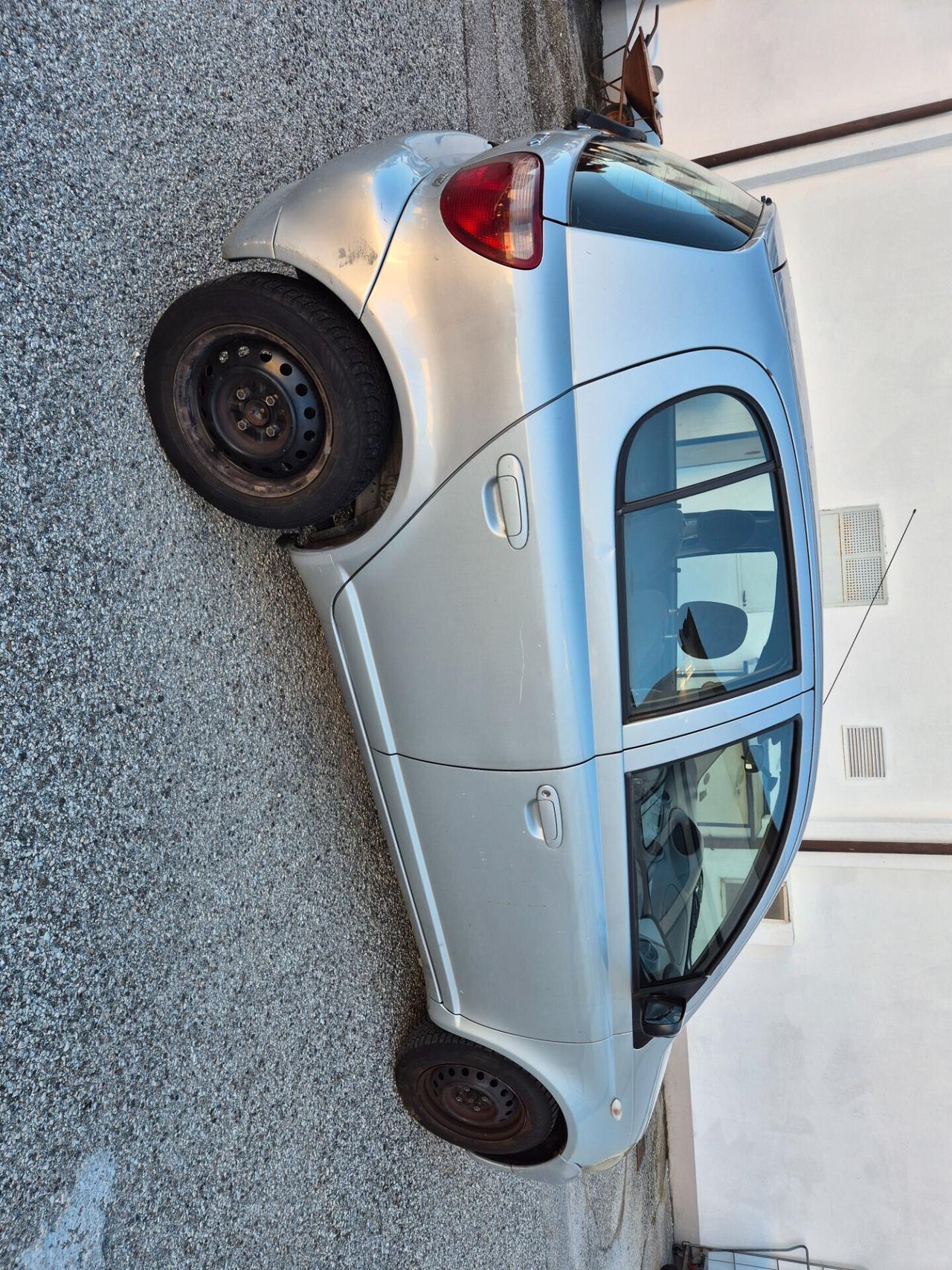 Toyota Yaris 1.0i 16V cat 5 porte