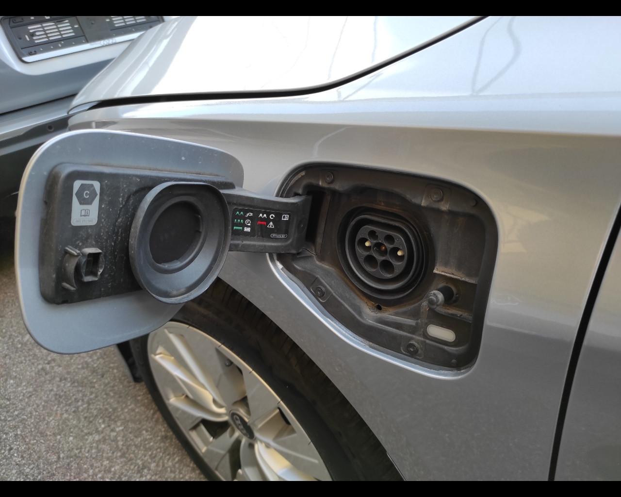AUDI A3 4ª serie - A3 SPB 40 TFSI e S tronic Business