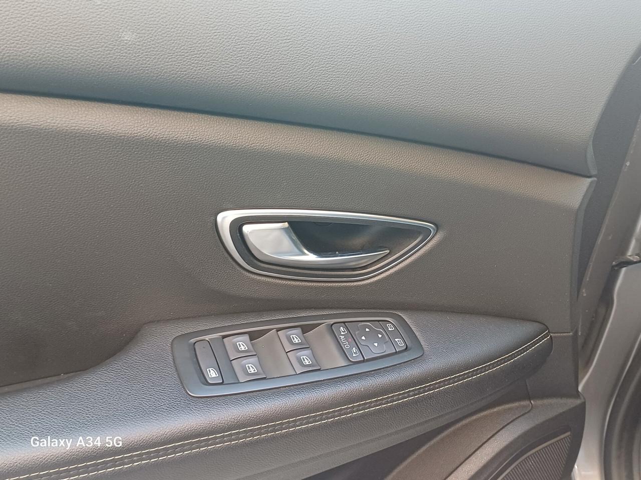 Renault Scenic Scénic dCi 8V 110 CV EDC Energy Sport Edition2