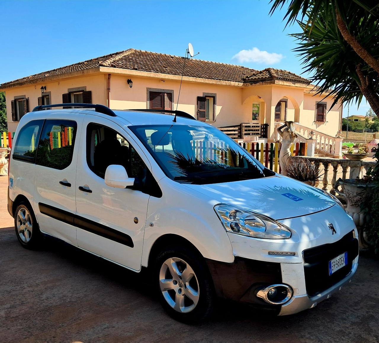 PEUGEOT PARTNER TRASPORTO DISABILI PIANALE RIBASSATO