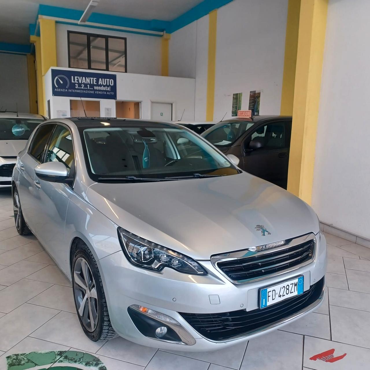 NEOPATENTATI PEUGEOT 308 1.6 TDI FULL OPTIONAL