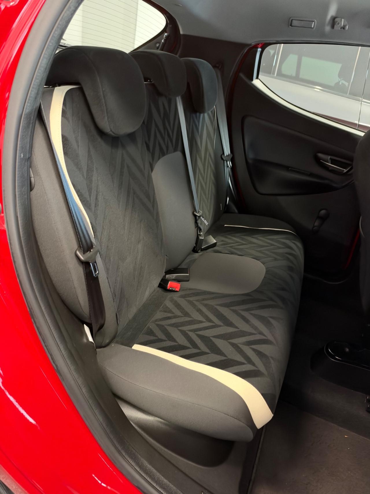 Lancia Ypsilon 1.3 MJT 95 CV Lounge