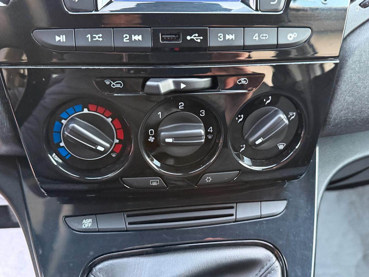 Lancia Ypsilon 1.2 69 cv. ELEFANTINO BLU