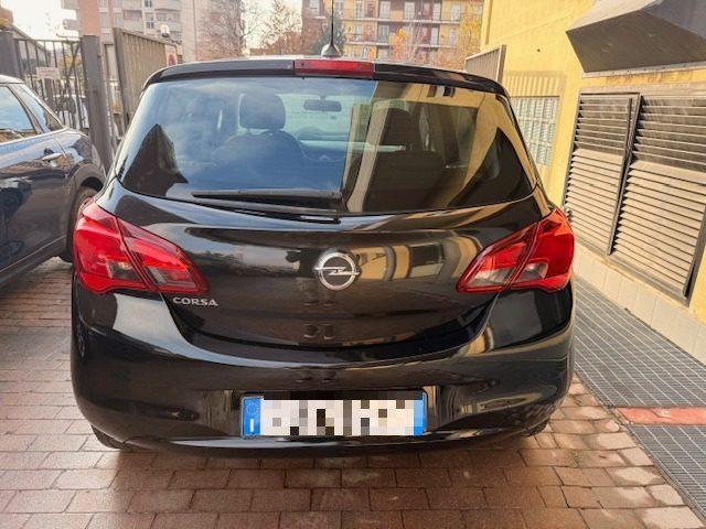 OPEL Corsa 1.2 5 porte Black Edition