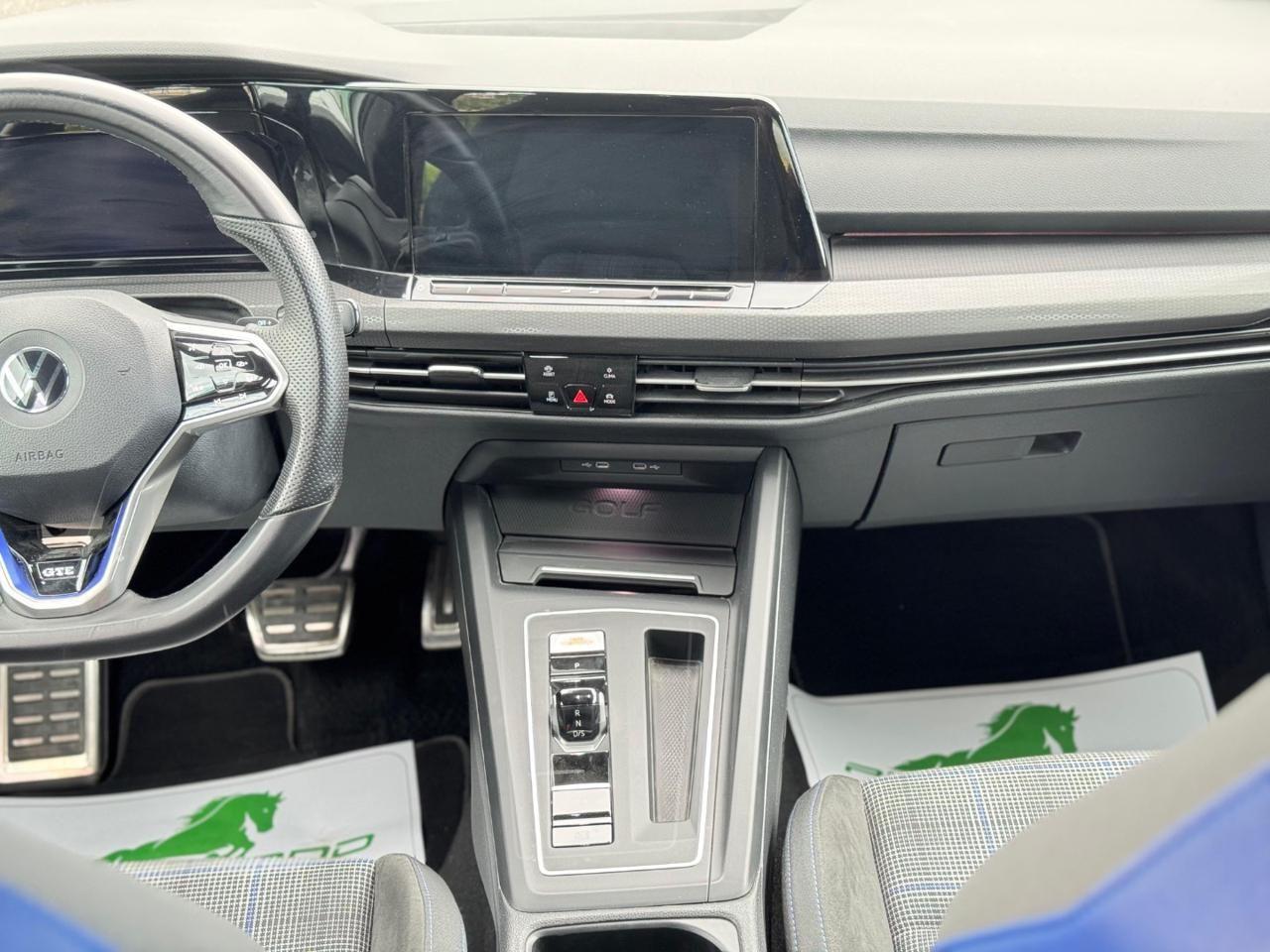 VOLKSWAGEN Golf GTE 245cv Finanziabile