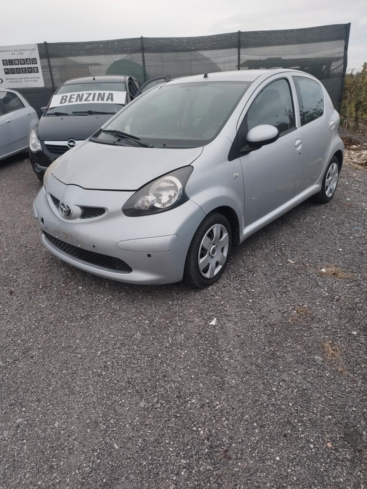 Toyota Aygo 1.0 VVT-i 69 CV 5 porte