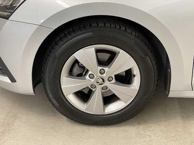 SKODA Octavia 2.0 TDI EVO SCR DSG Wagon Executive