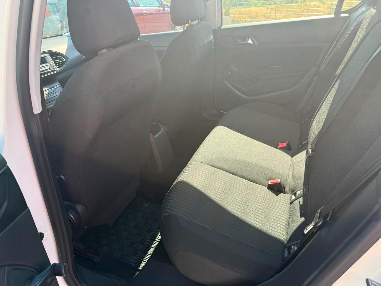 Peugeot 308 1.6 HDi 115 CV S&S Allure