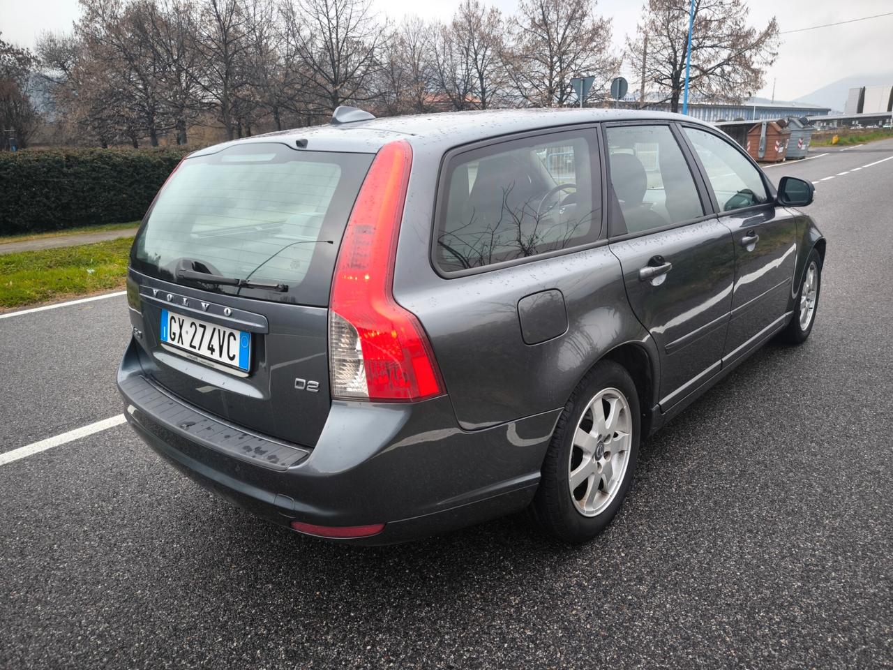 VOLVO V50 SW 1,6 D2 OK NEOPATENTATI