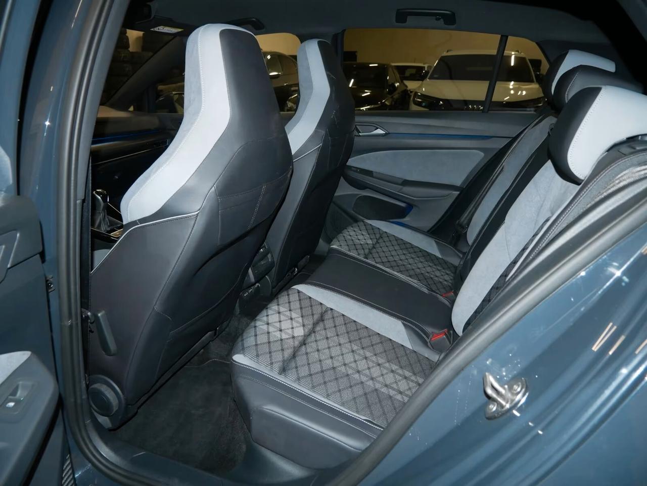 Volkswagen Golf 1.5 TSI EVO ACT R-Line