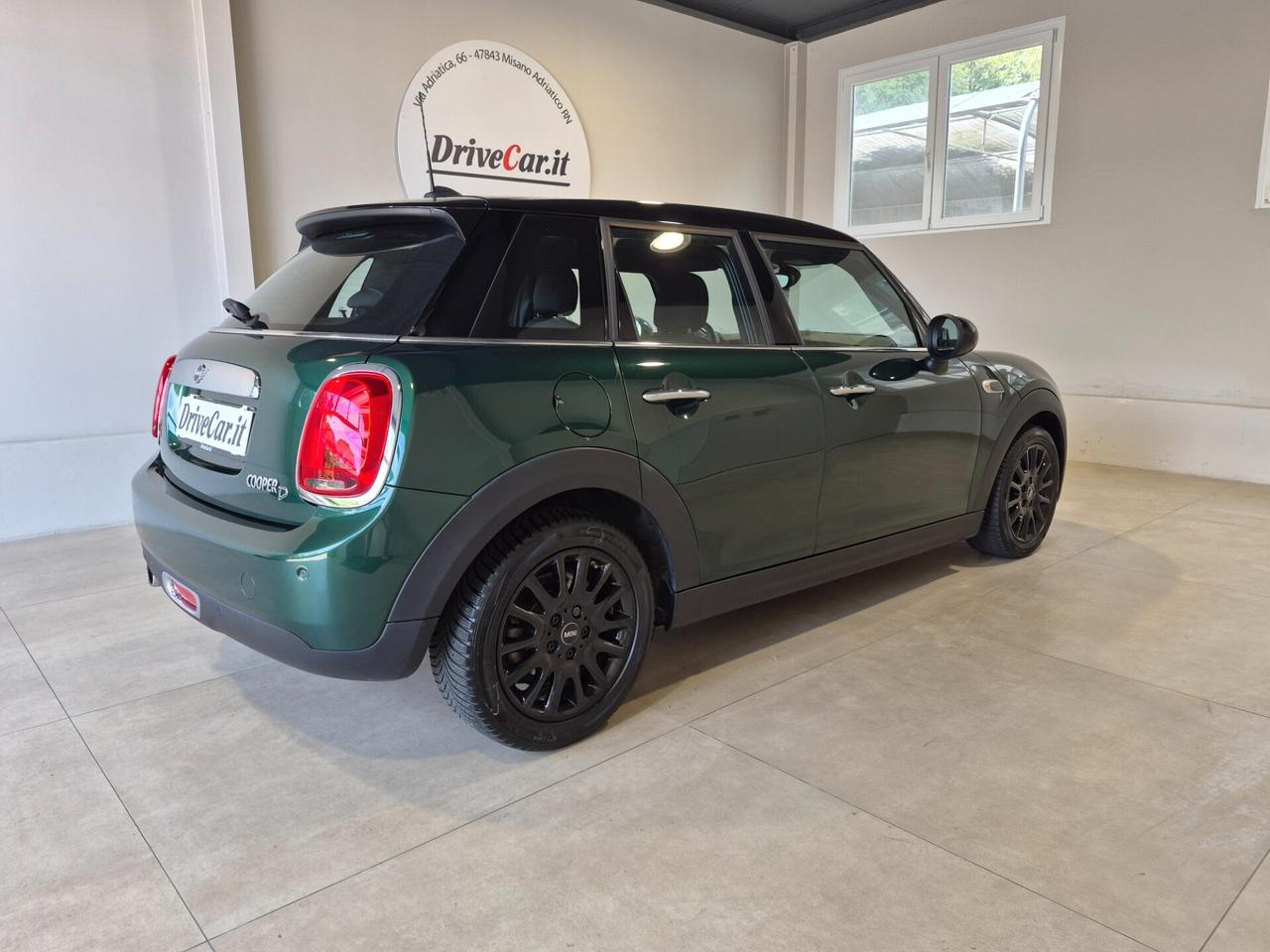 MINI Cooper D 1.5 *STORICO TAGLIANDI MINI* LED NAVI CLIMA AUTO