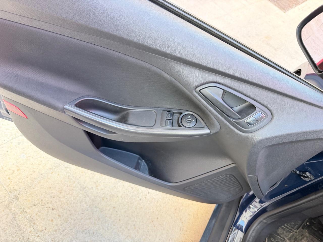 Ford Focus 1.0 EcoBoost 100 CV Start&Stop Business