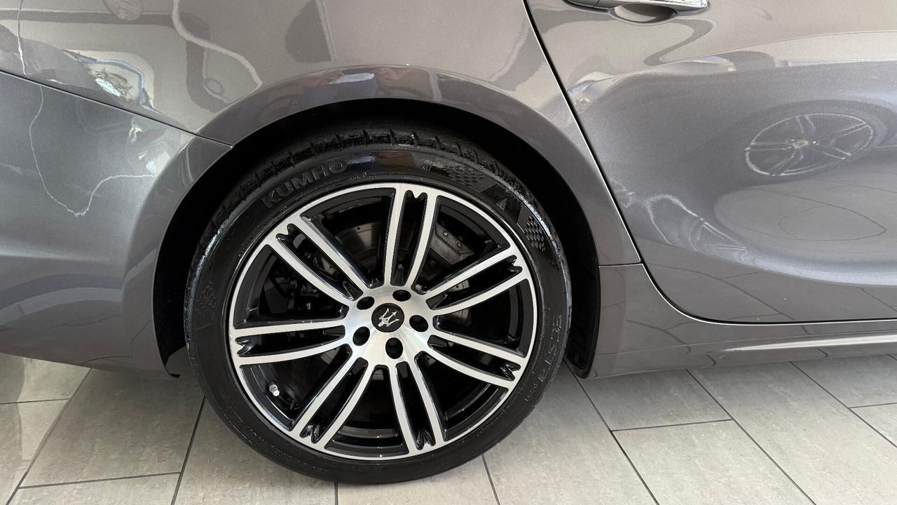 Maserati Ghibli V6 Diesel Gransport TETTO