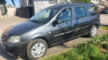 DACIA Logan MCV 1.6 16V Lauréate 7 POSTI BENZINA NEOPATENTATI